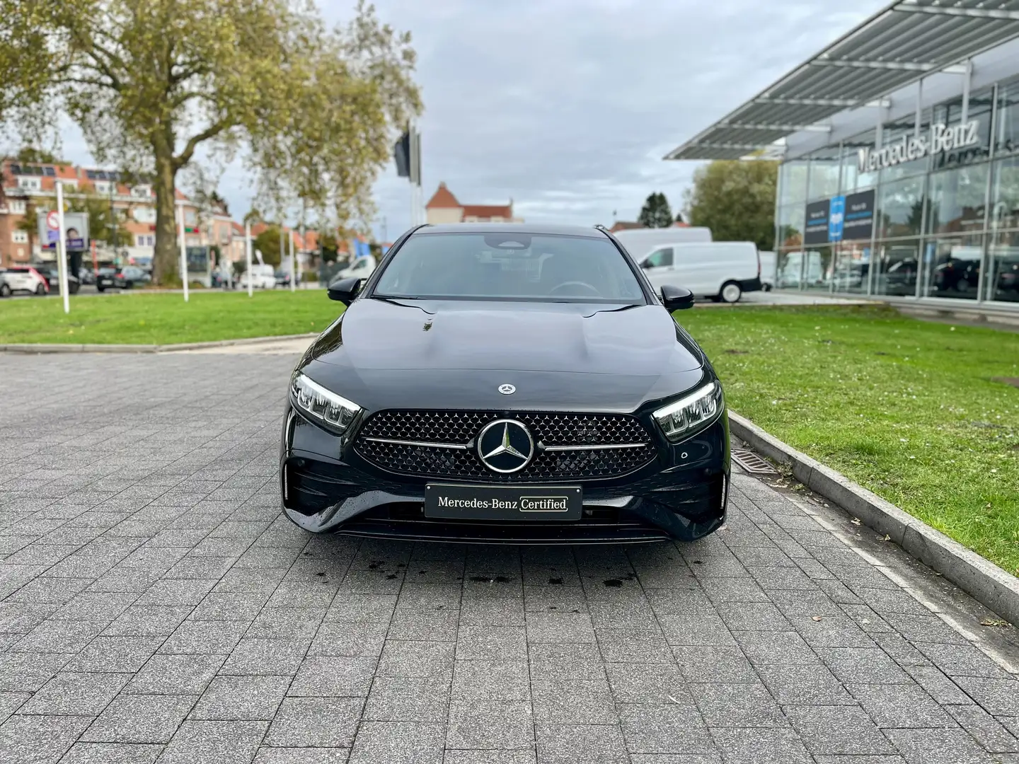 Mercedes-Benz A 250 A 250 e PHEV AMG Line (160 kW) Zwart - 2