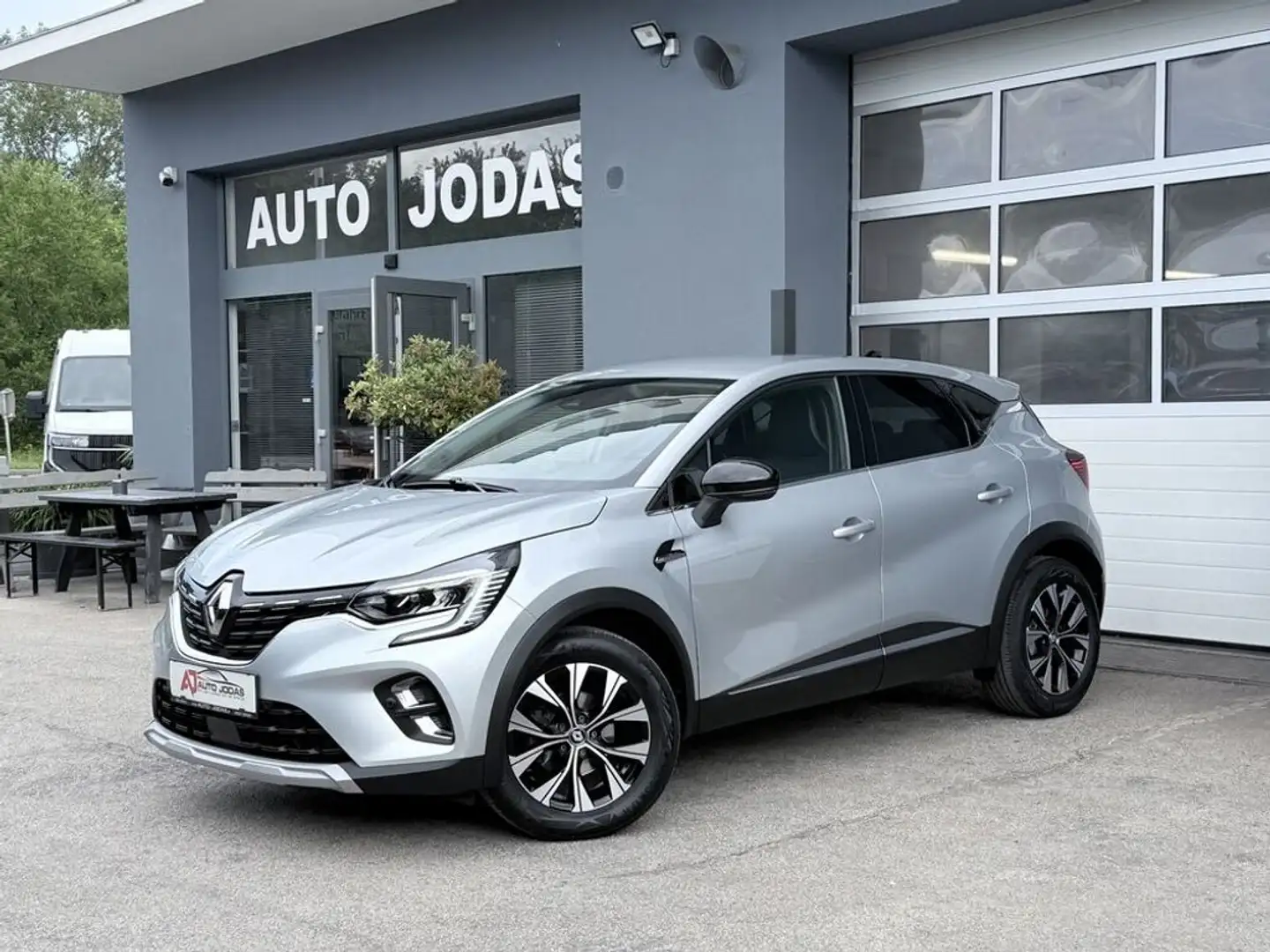 Renault Captur M-Hybrid 140 Techno EDC **Top-Ausstattung** Grau - 2