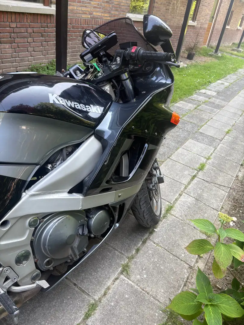 Kawasaki ZZR 600 Zwart - 2