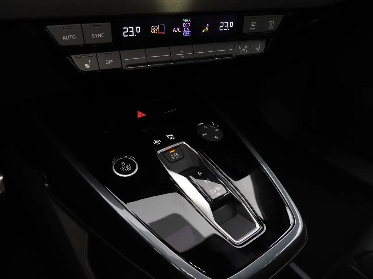 Audi Q4 e-tron снимка Audi Q4 e-tron