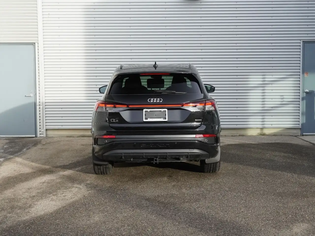 Audi Q4 e-tron снимка Audi Q4 e-tron