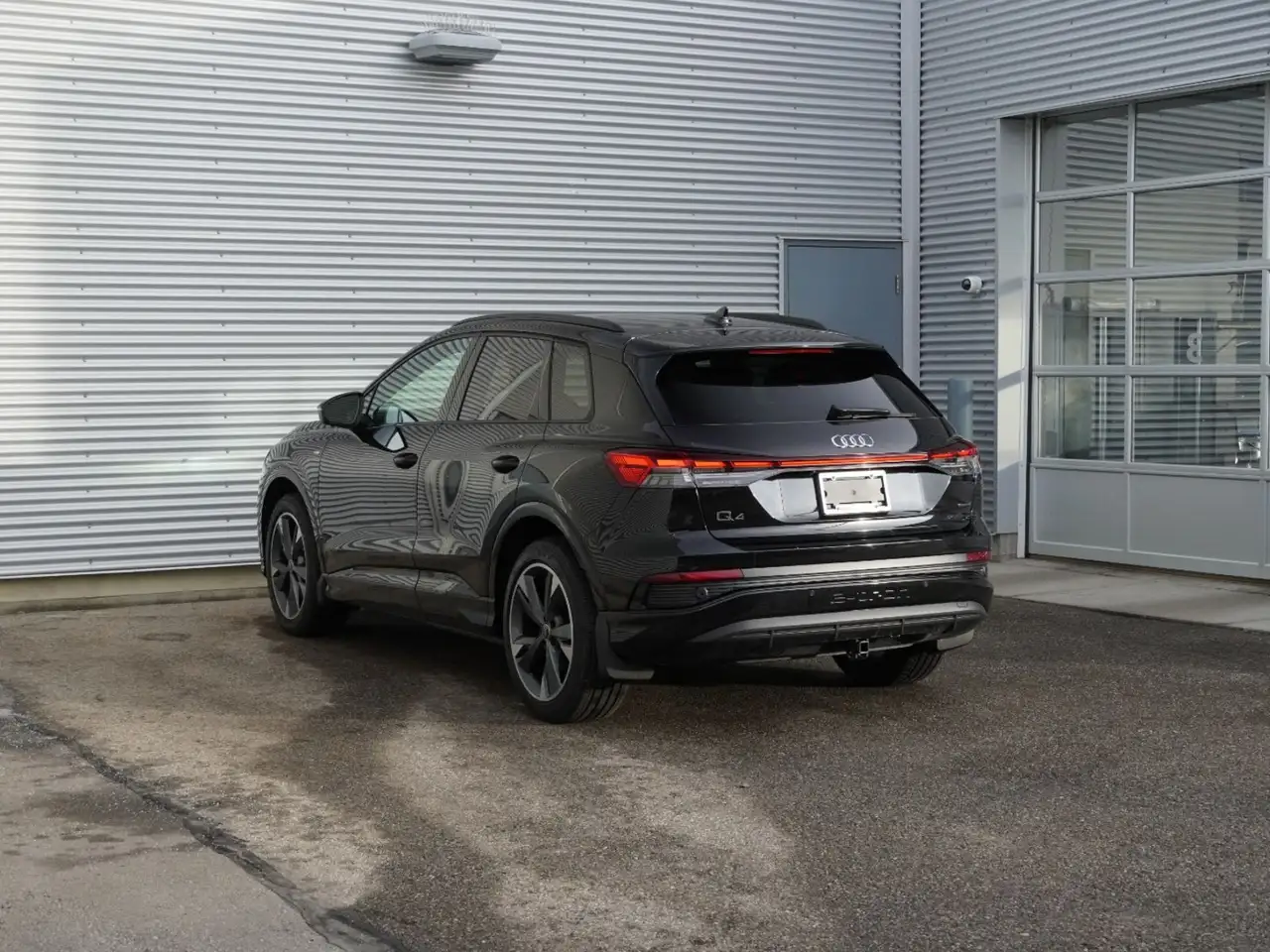 Audi Q4 e-tron снимка Audi Q4 e-tron