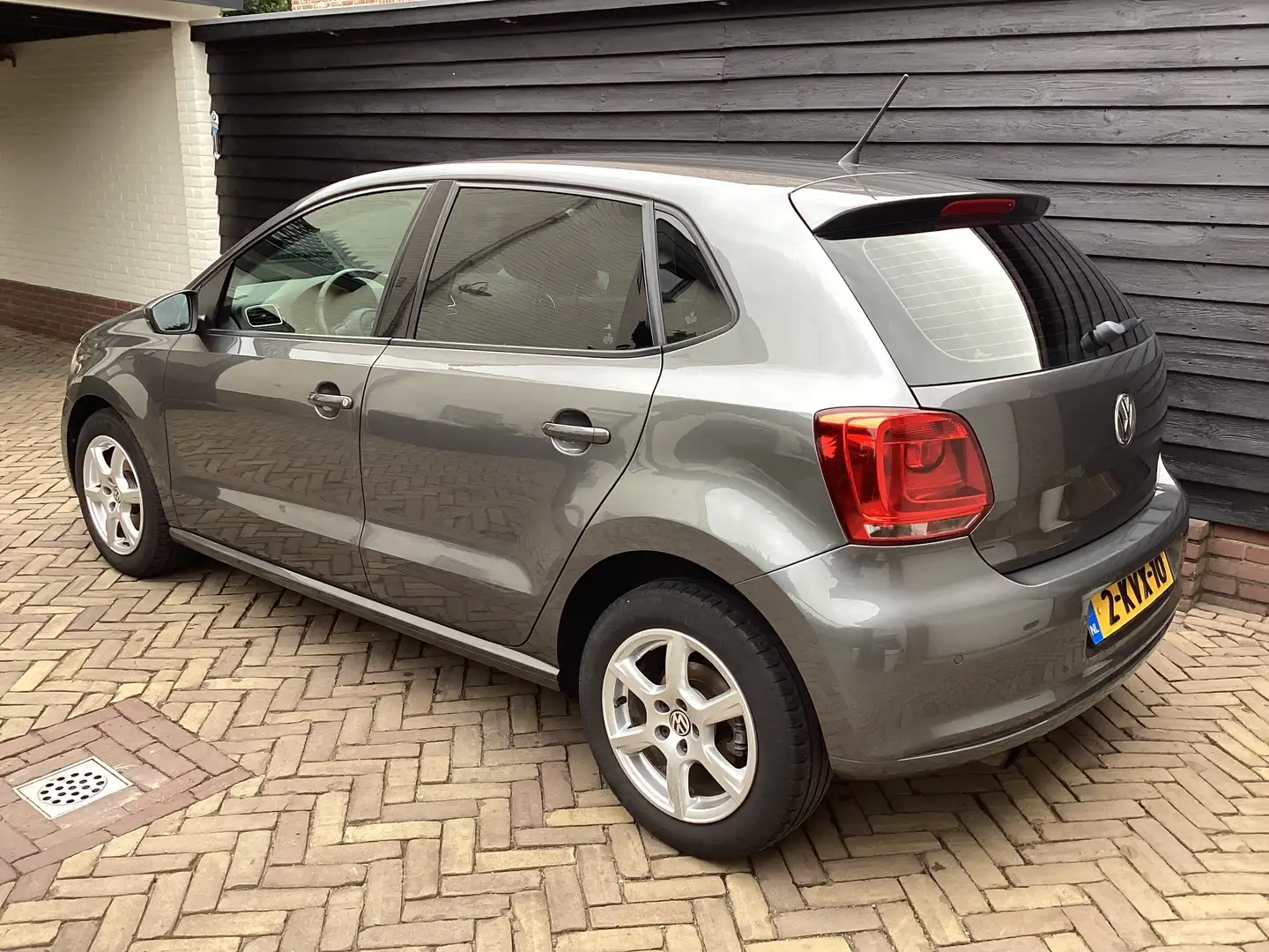 Volkswagen Polo Polo 1.2 TSI BlM. Edition + Grijs - 2