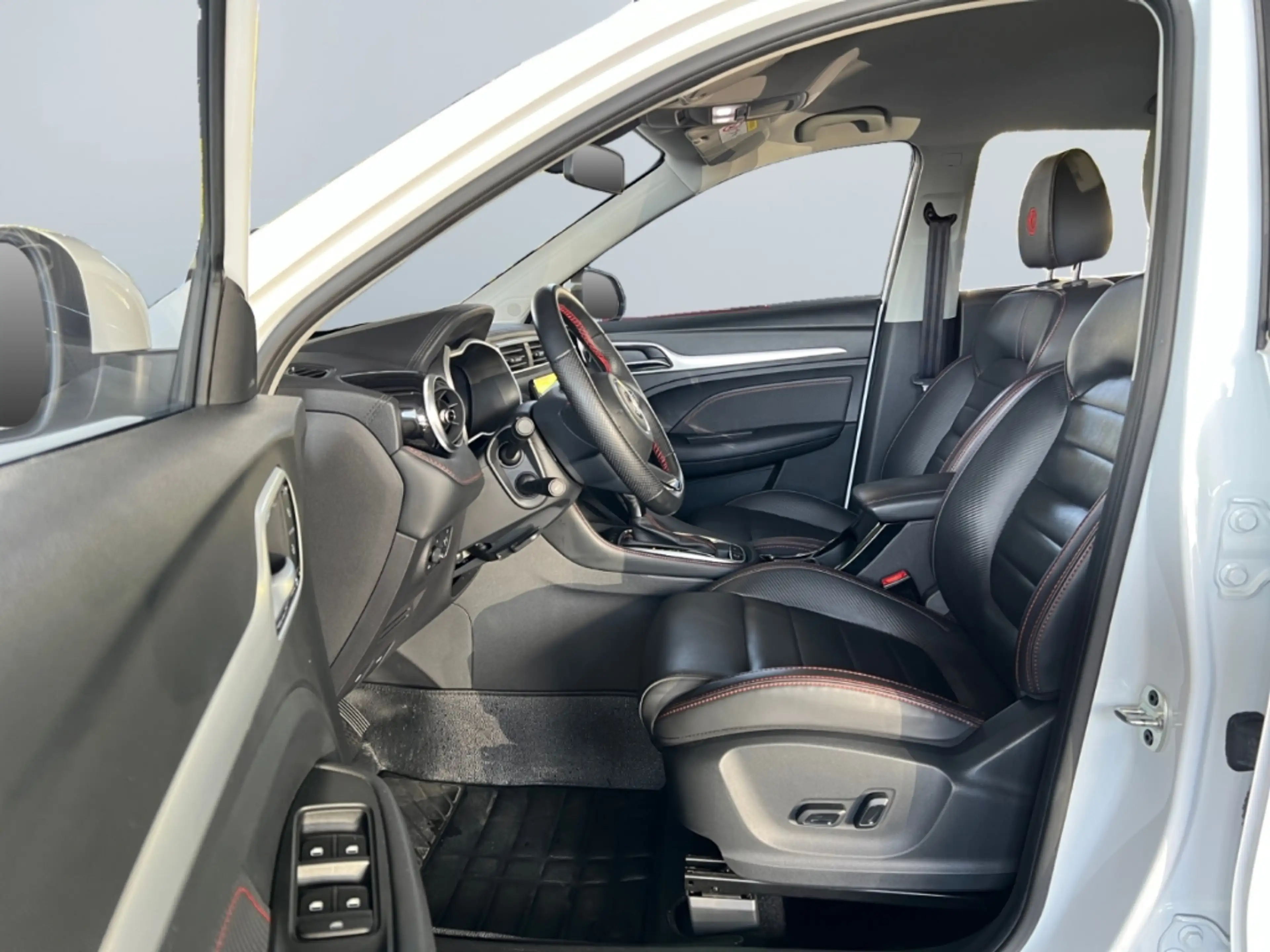 MG ZS Luxury *LED*SmartKey*Sitzh.*PDC*Klima*Totwinkel* — photo 8