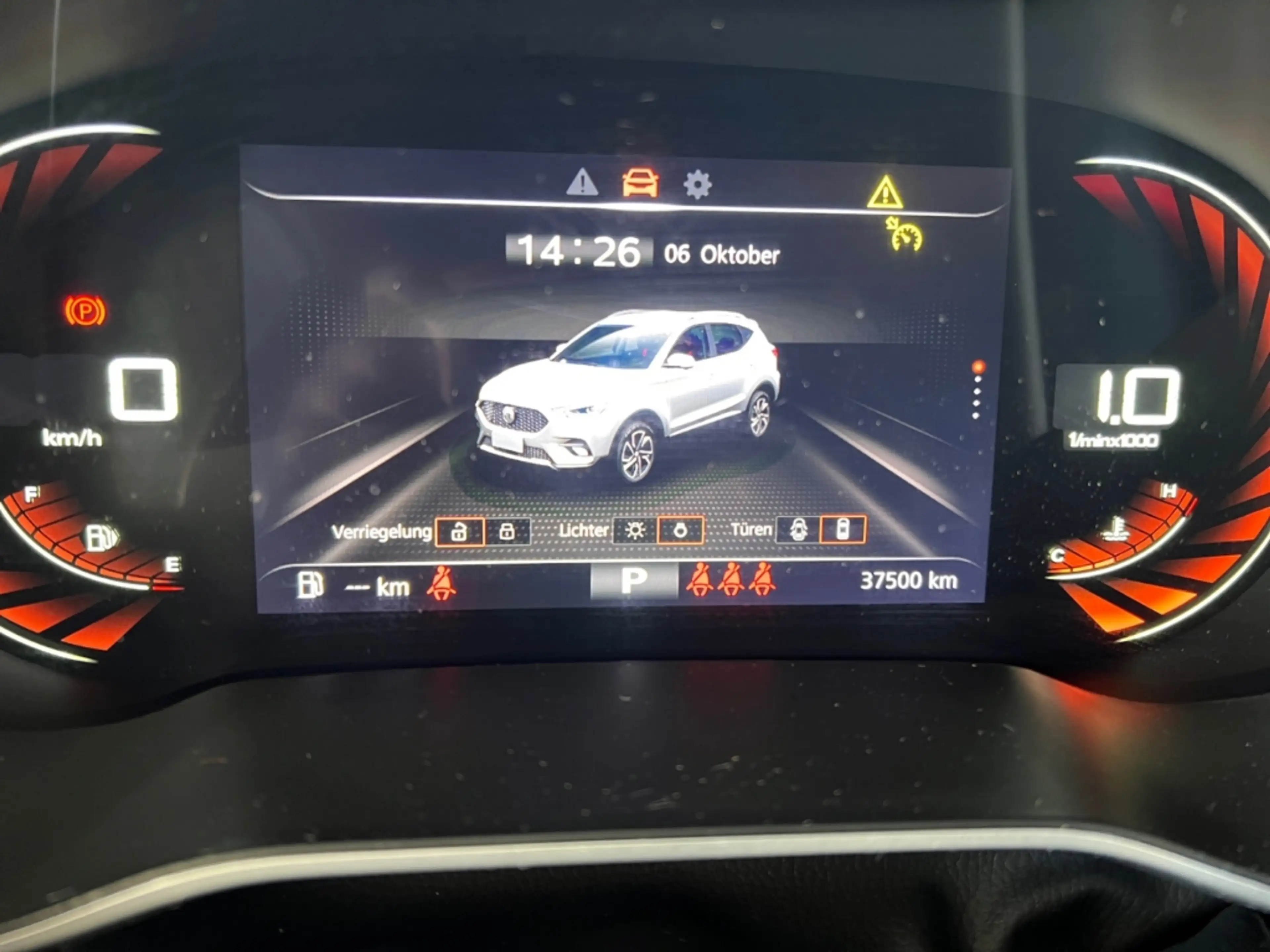 MG ZS Luxury *LED*SmartKey*Sitzh.*PDC*Klima*Totwinkel* — photo 13