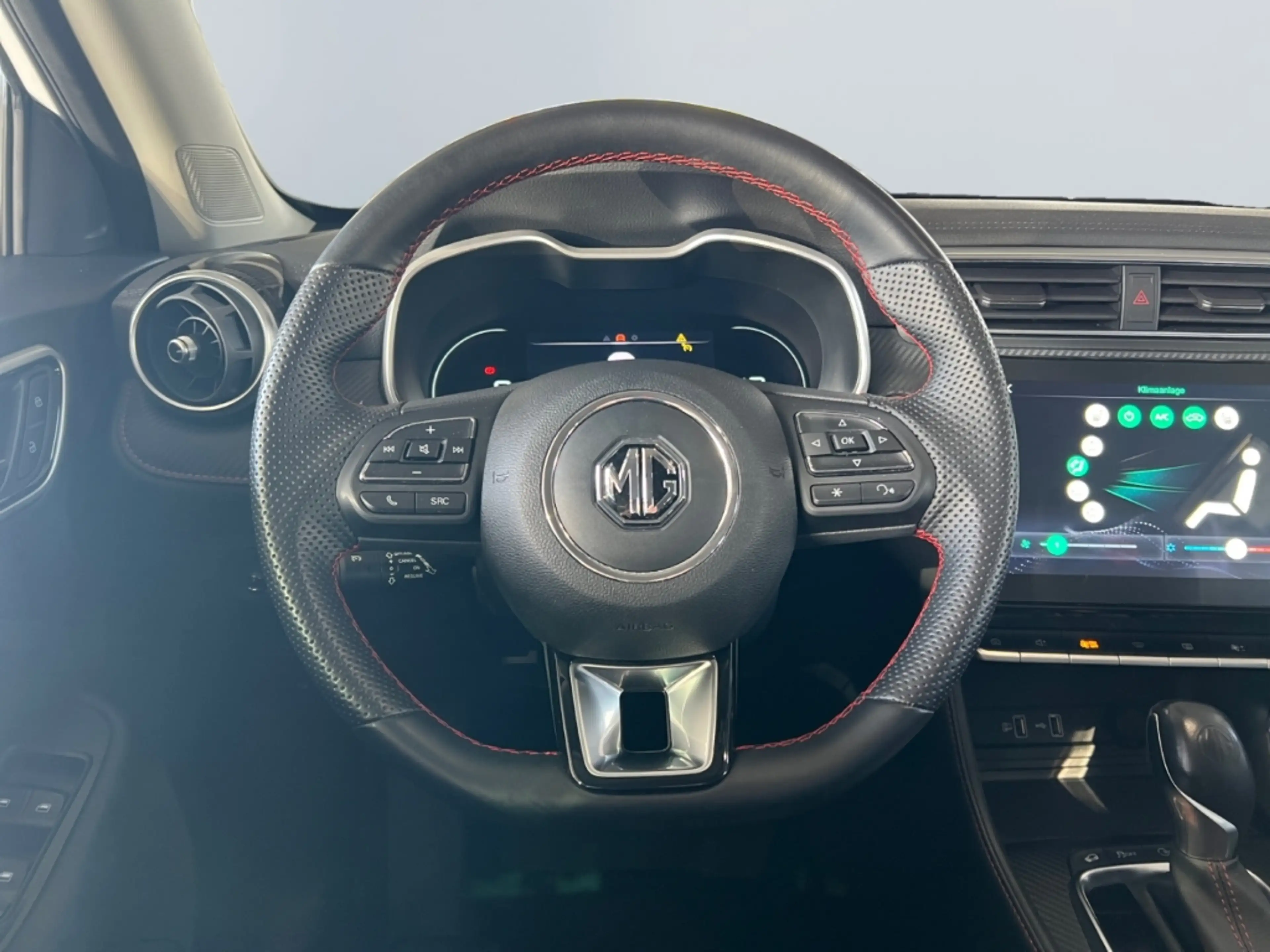 MG ZS Luxury *LED*SmartKey*Sitzh.*PDC*Klima*Totwinkel* — photo 11