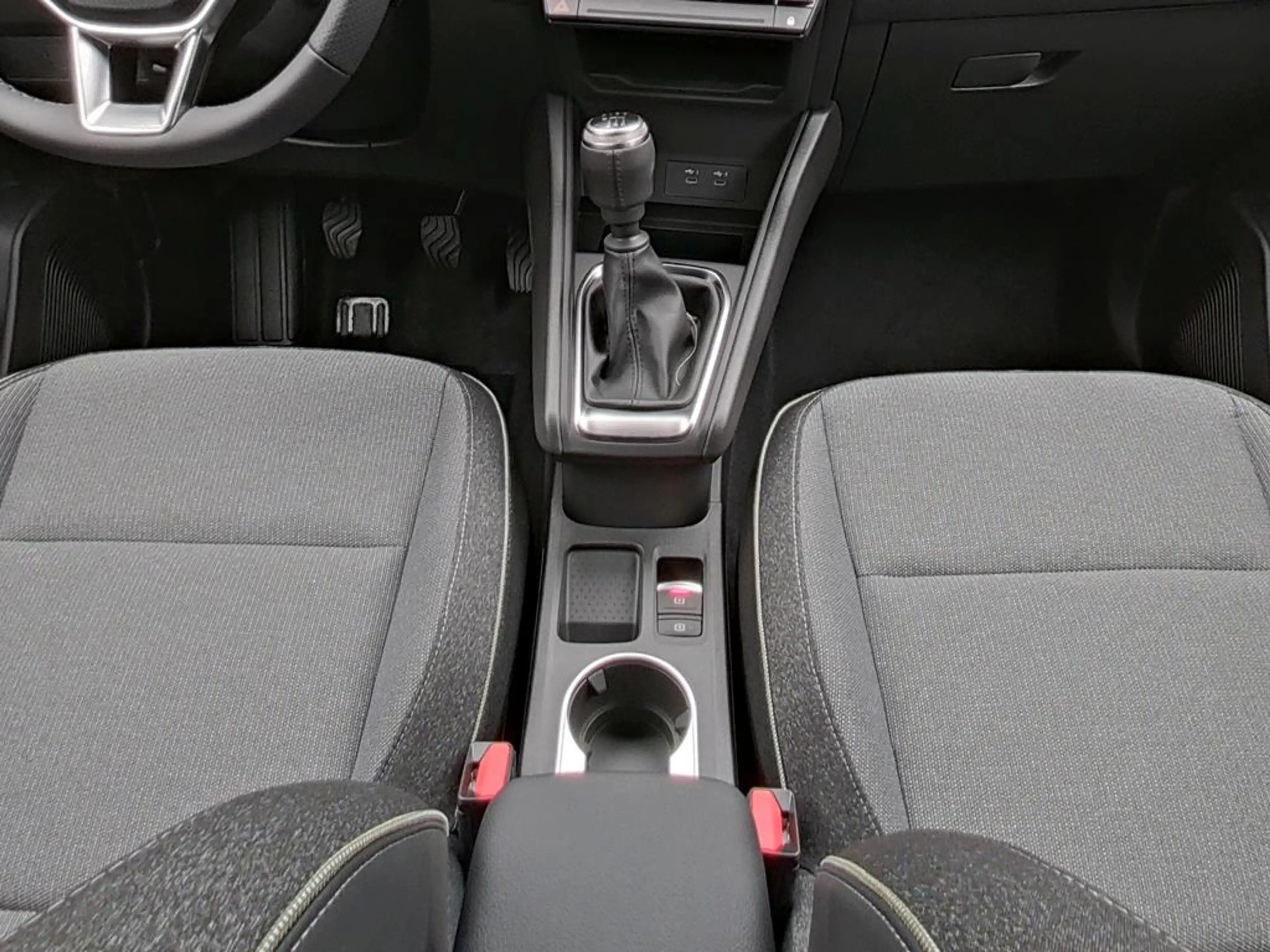 Renault Captur Techno TCe 115 — photo 15