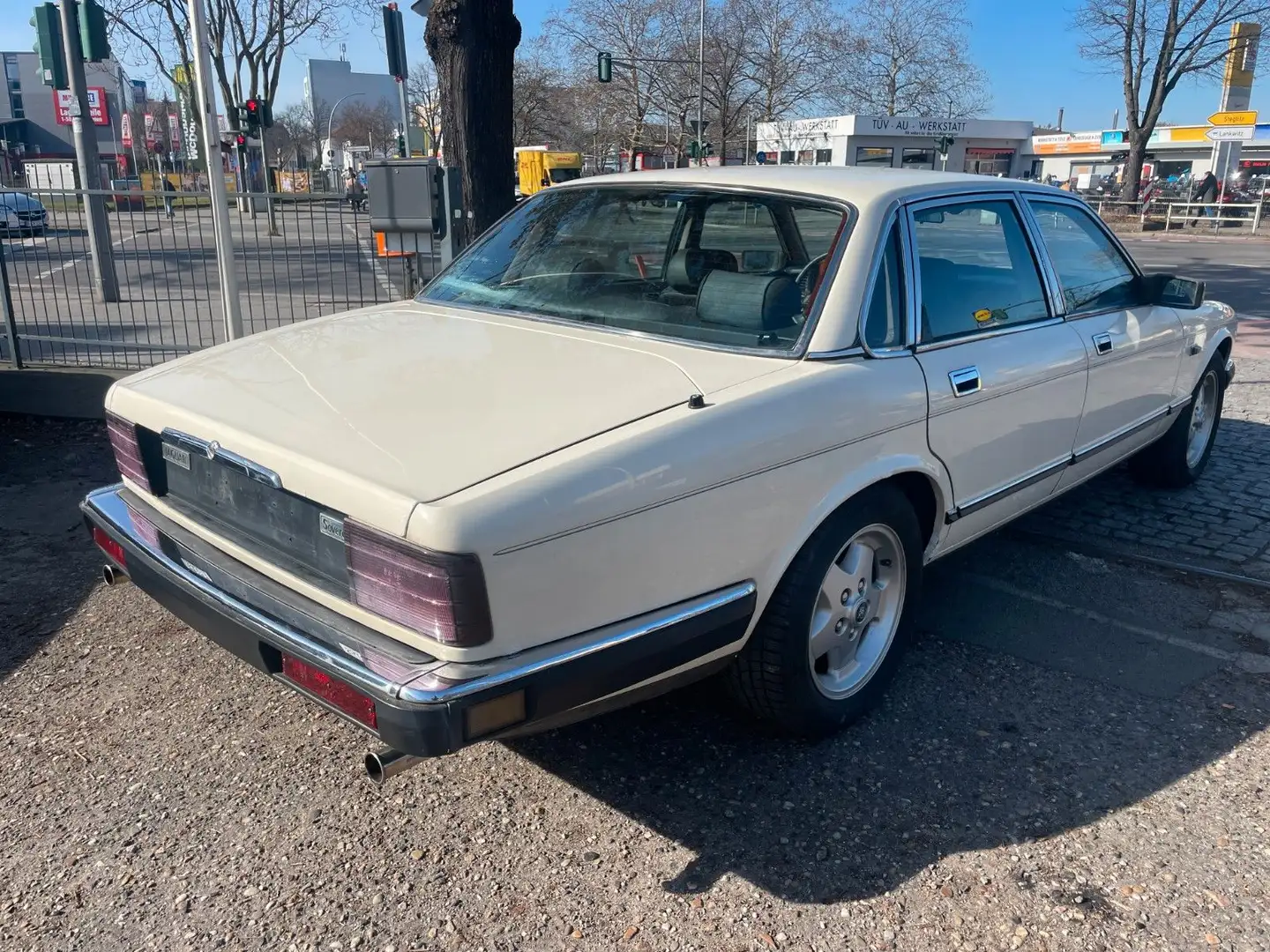 Jaguar XJ6 3.6 V6 Sovereign*AUT.*LEDER*KLIMA* Weiß - 2