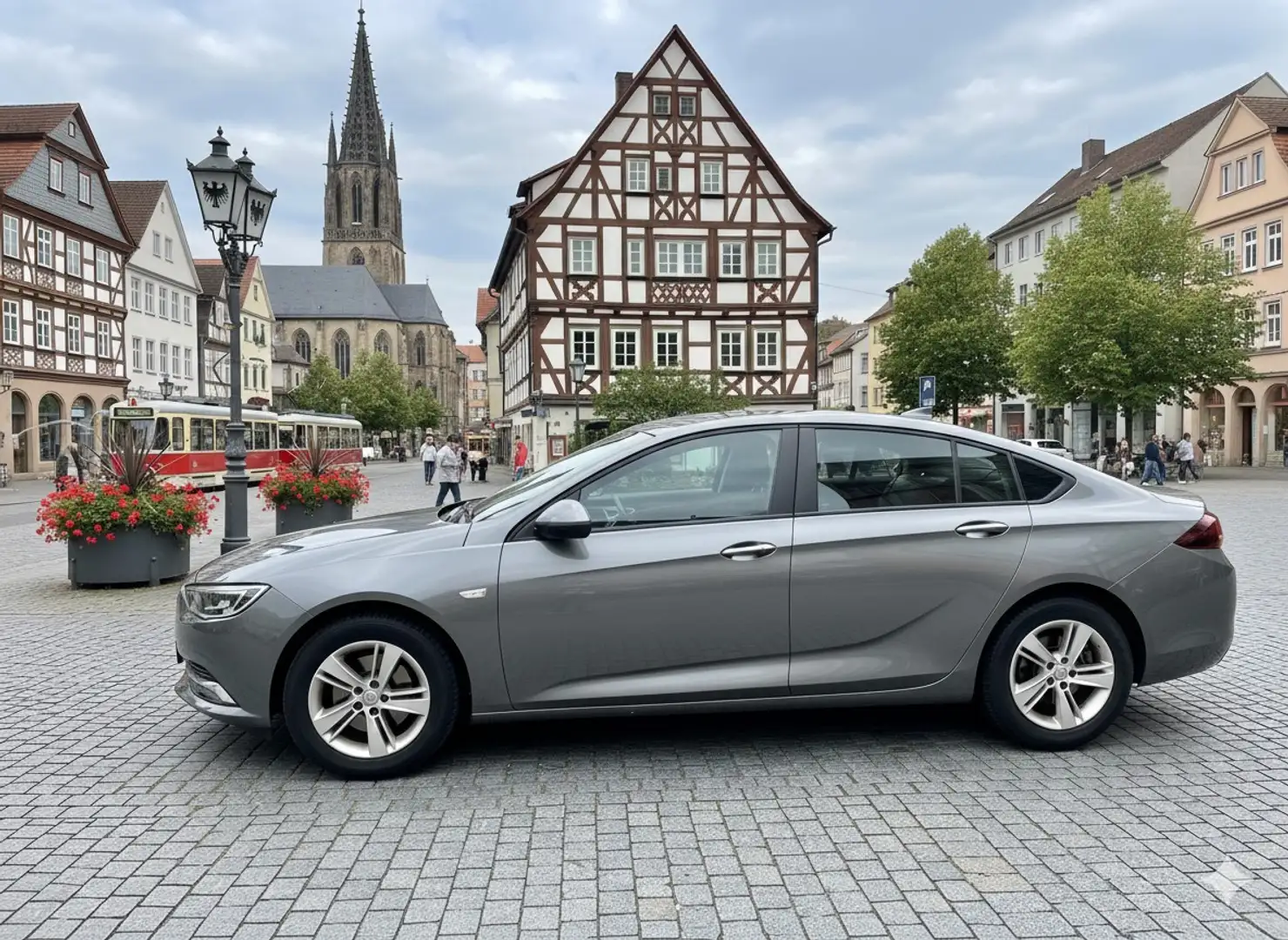 Opel Insignia Grand Sport 2.0 Diesel Automatik Business Innovati - 2