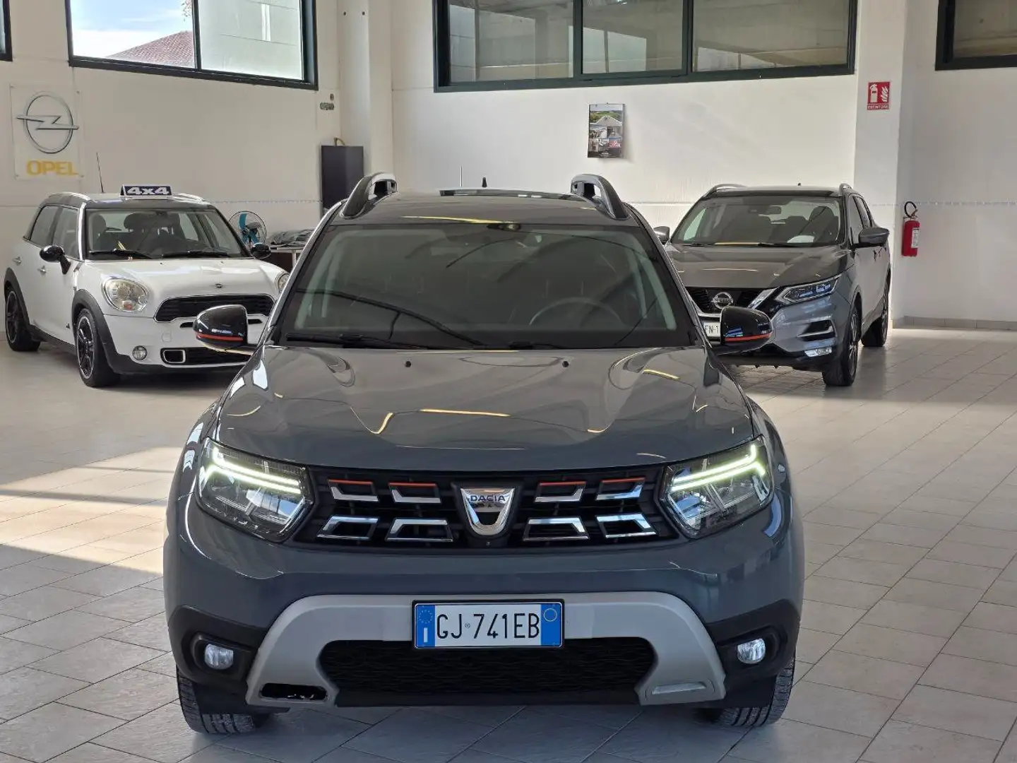 Dacia Duster Duster II 2021 1.0 tce SL Extreme Gpl 4x2 100cv Gris - 1