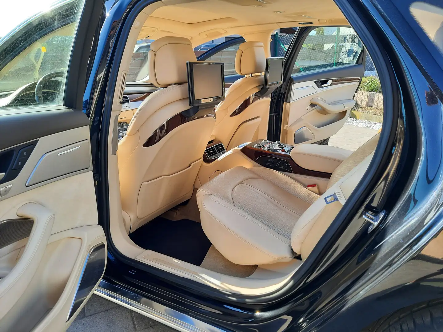 Audi A8 Quattro 4.2 TDI Long Negru - 2