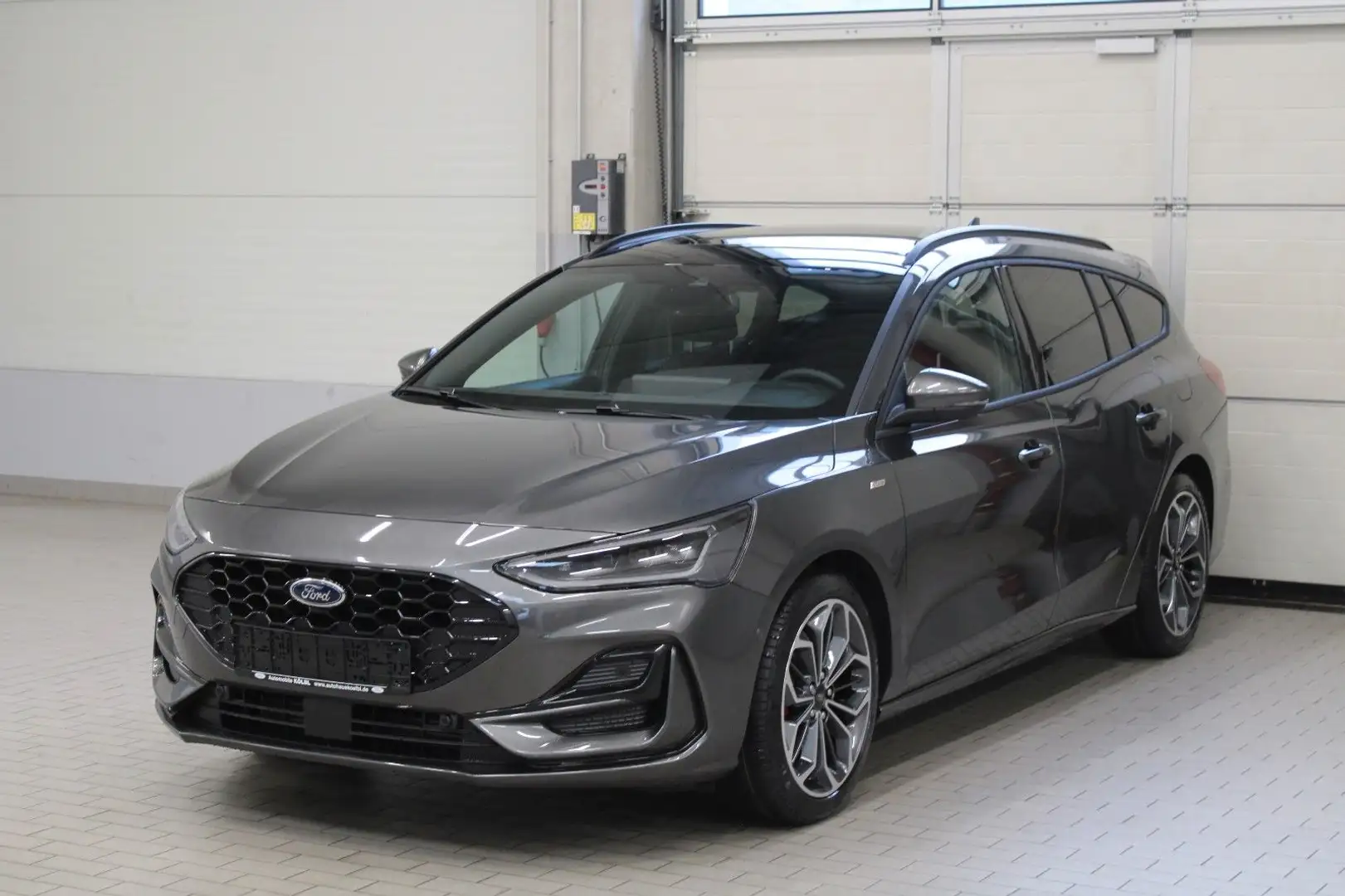 Ford Focus Turnier 1.0 Aut. ST-Line X, PANORAMA/LMR18 Grau - 2