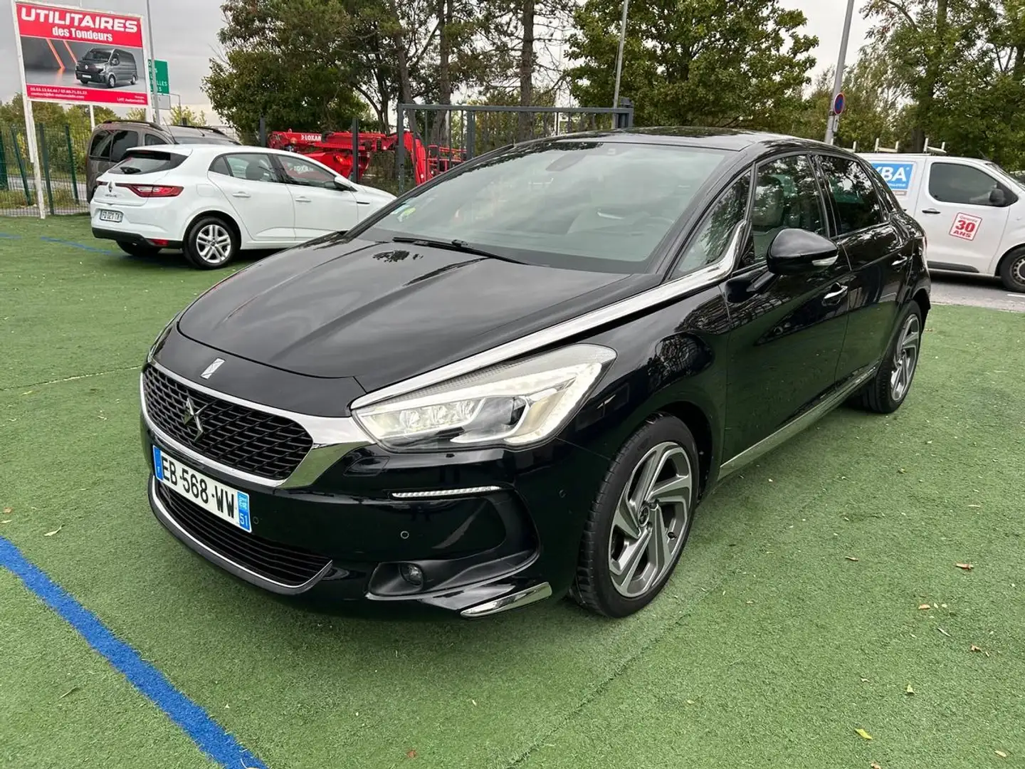 DS Automobiles DS 5 2.0 BlueHDi 150ch Sport Chic Noir - 1