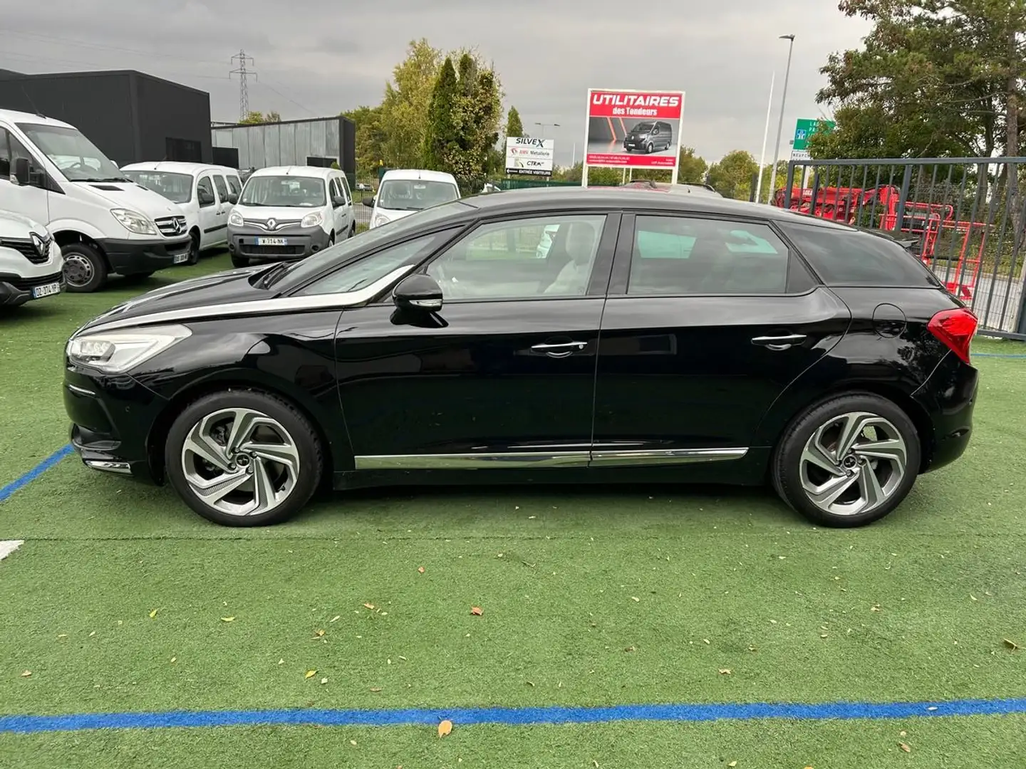 DS Automobiles DS 5 2.0 BlueHDi 150ch Sport Chic Noir - 2