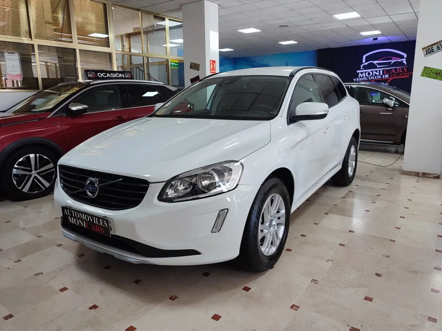 Volvo XC60 D3 Kinetic 150 Bianco - 1
