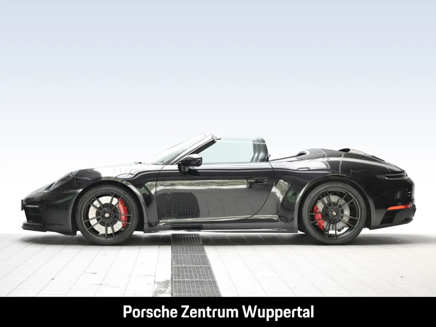 Porsche 992 911 Carrera 4 GTS Cabriolet LED-Matrix BOSE Schwarz - 2