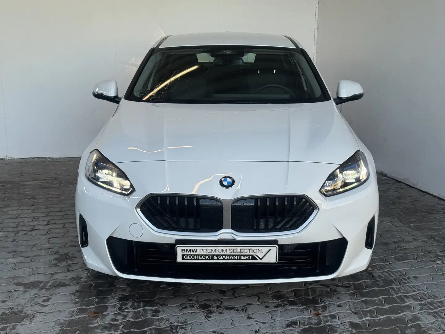 BMW 120 iA 5-trg.(F70) LED.DriveAss.ParkAss.SHZ.Keyl Weiß - 1