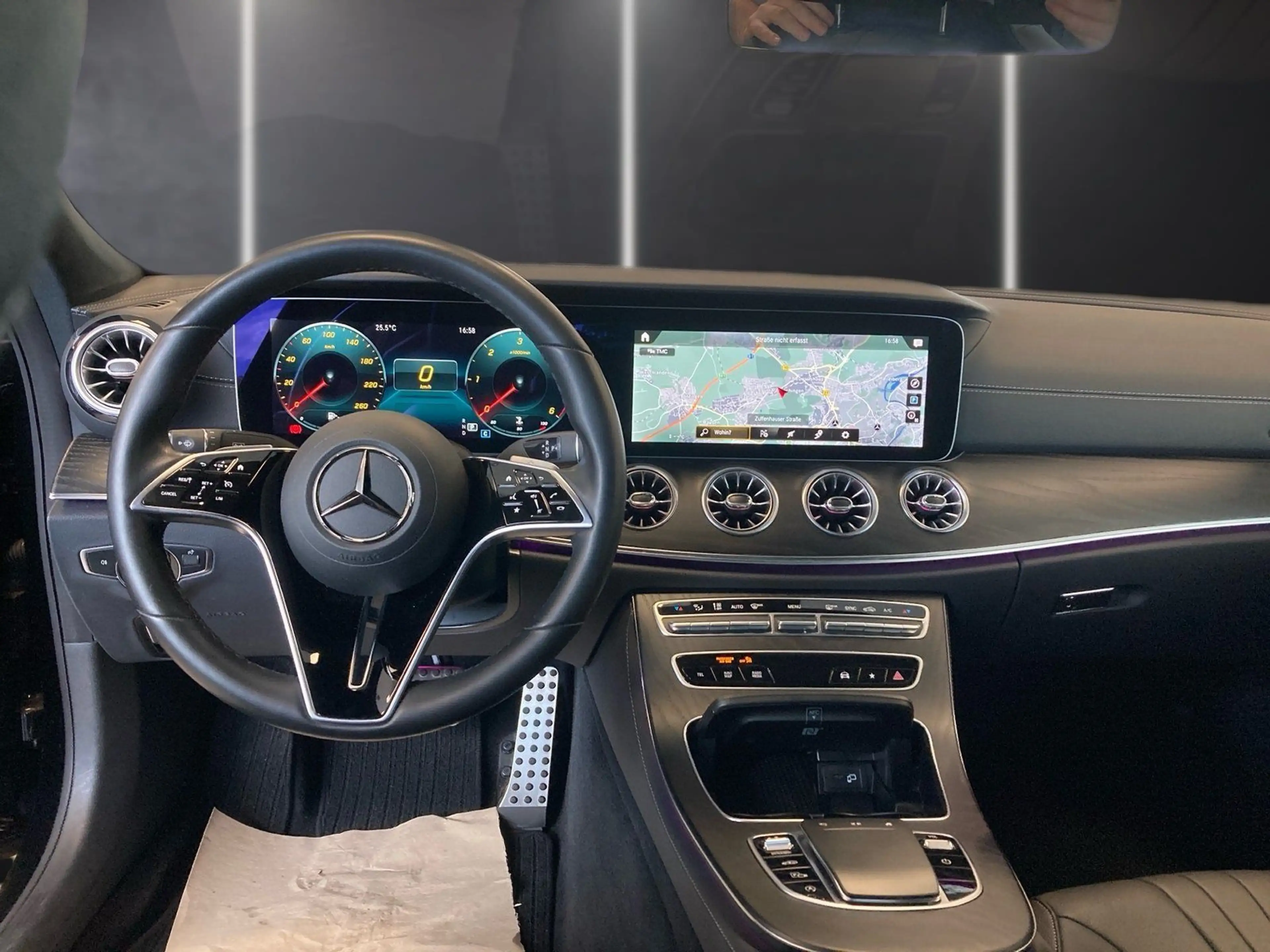 Mercedes-Benz CLS 220 d AMG*AHK*Totwinkel*HUD*Memory*Kame*LED* — photo 10