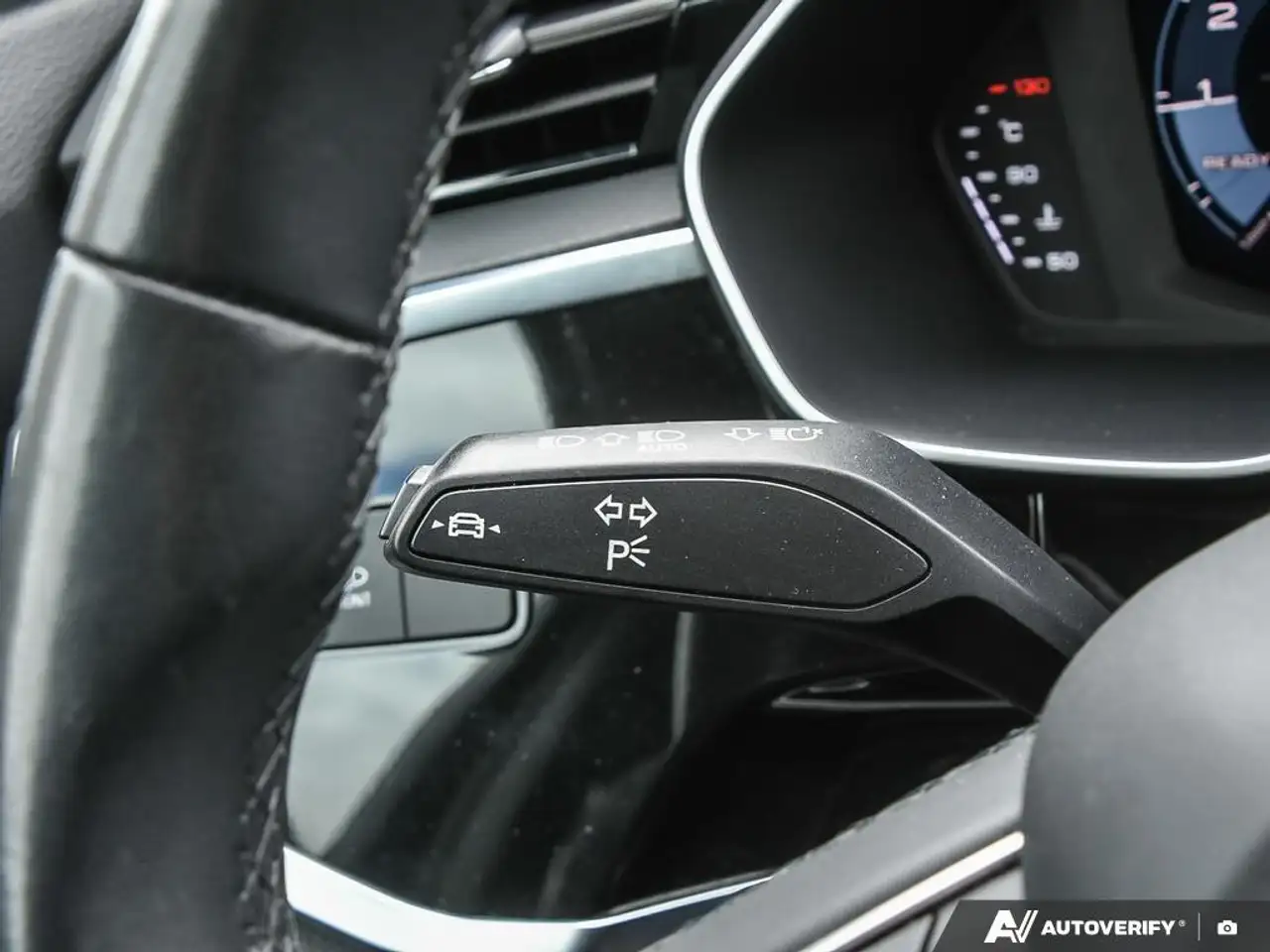 Audi Q3 снимка Audi Q3