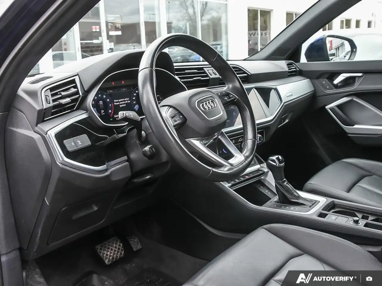 Audi Q3 снимка Audi Q3