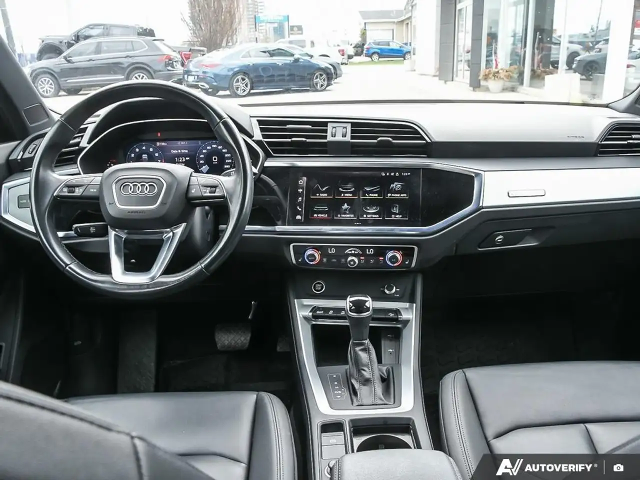 Audi Q3 снимка Audi Q3
