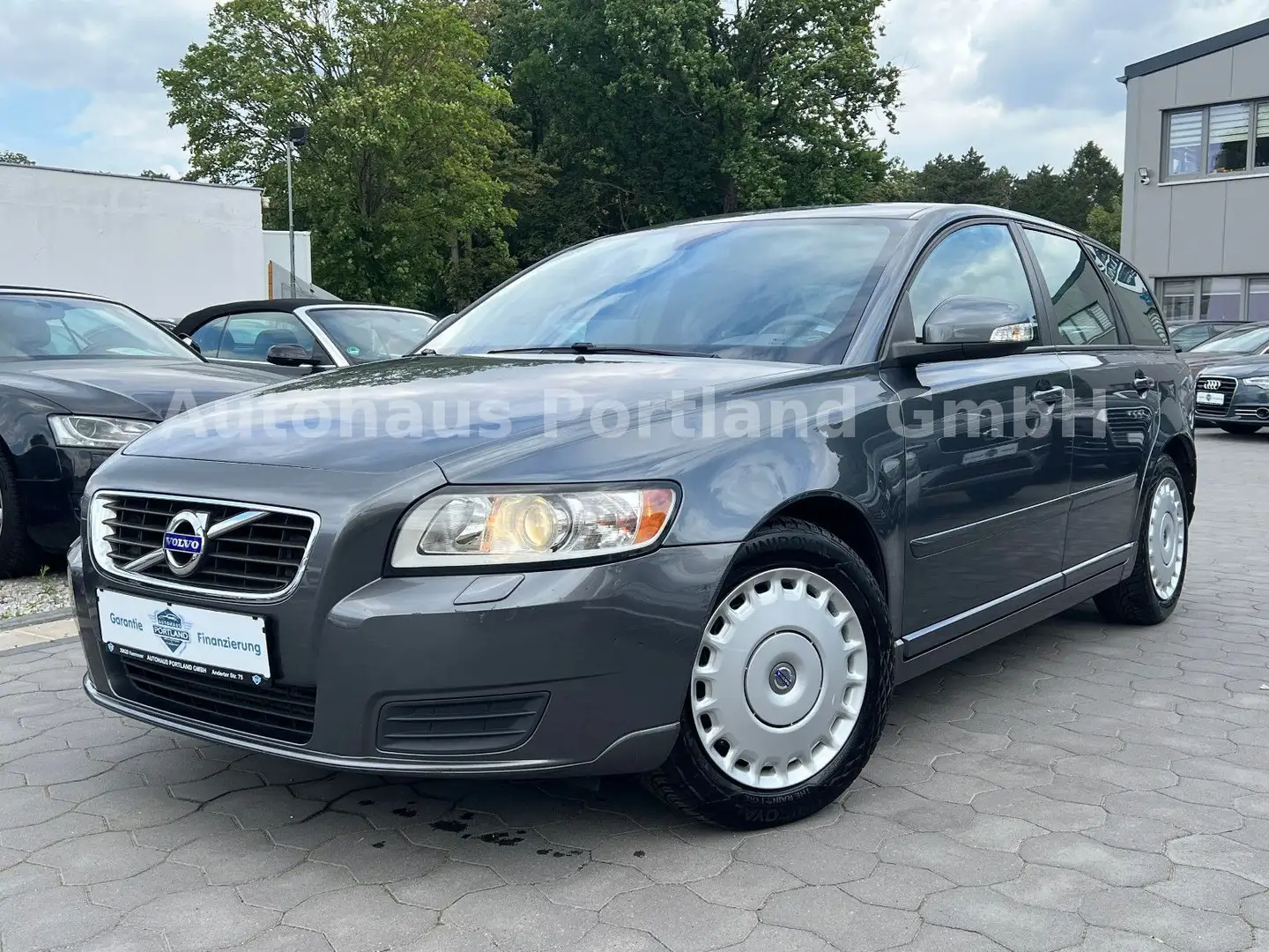 Volvo V50 1.6 D2 Kinetic/Tempo/SHZ/Navi/Multi Gris - 2