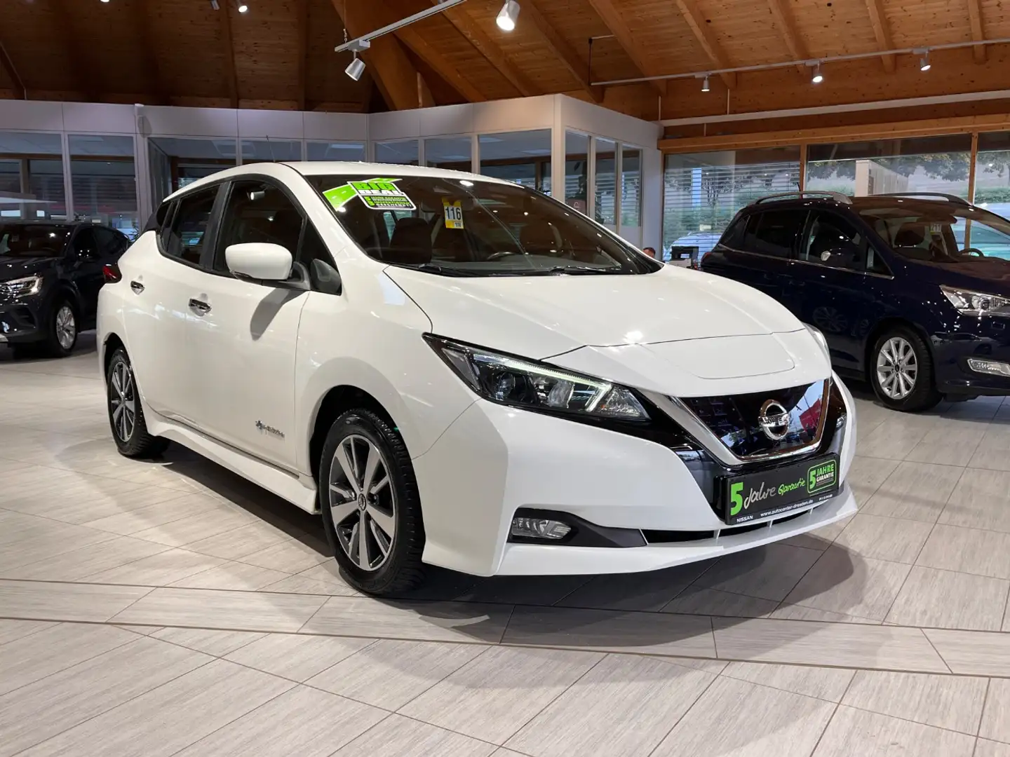 Nissan Leaf Acenta 40kWh Kam Navi SitzH ACC PDC Wit - 2