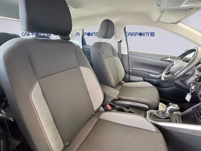 Volkswagen Polo view 8