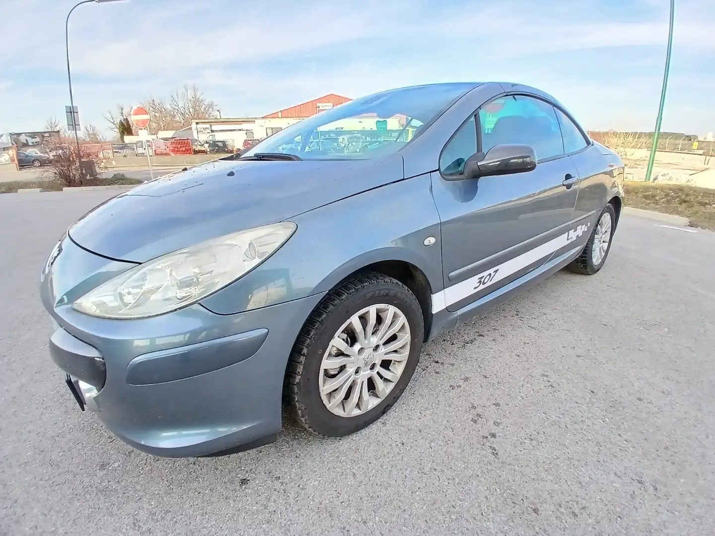 Peugeot 307 CC Act 1,6 16V Grau - 1