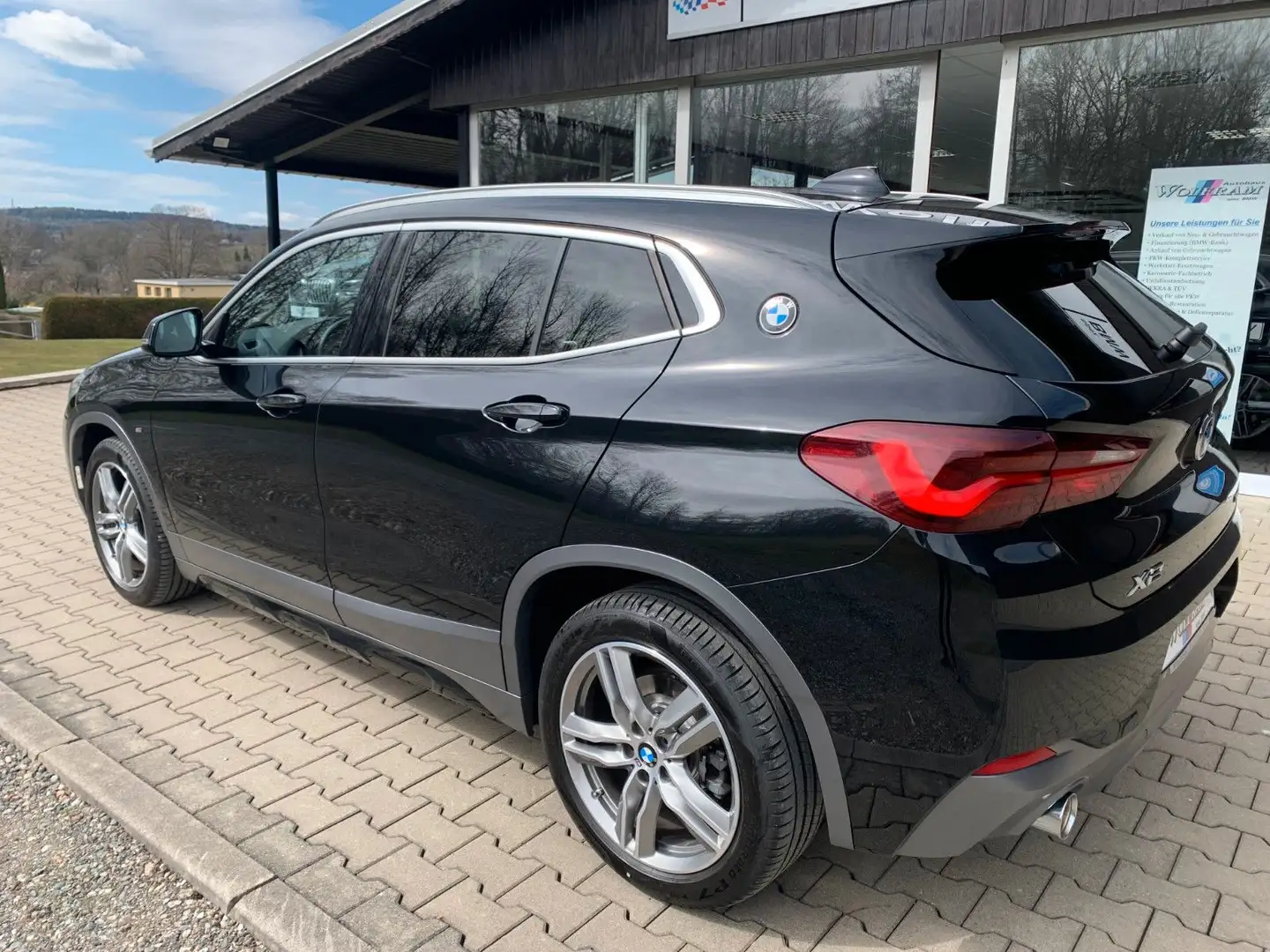BMW X2 xDrive 20 i M Sport X Schwarz - 2