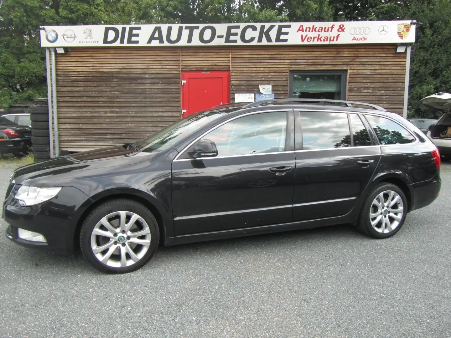 Skoda Superb 2.0 TDI Combi Ambition / TOP Negru - 1