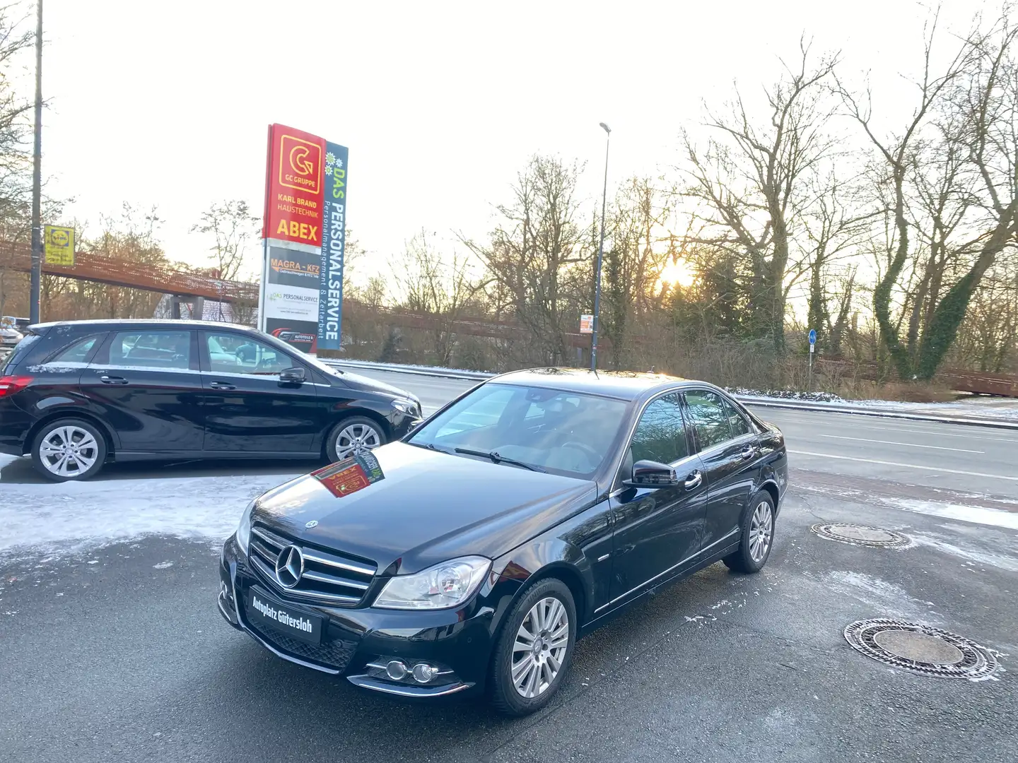 Mercedes-Benz C 180 C 180 CDI (BlueEFFICIENCY) 7G-TRONIC Elegance NAVI Schwarz - 1
