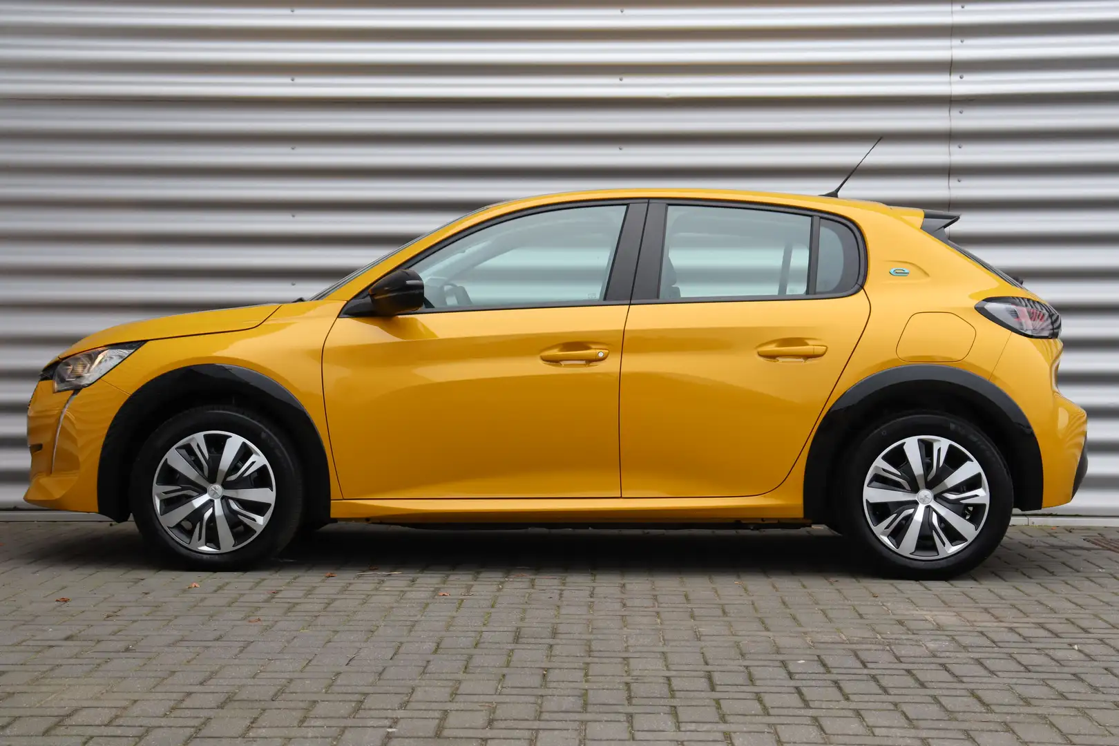 Peugeot 208 Active elektrisch | 8 jaar fabrieksgarantie of 160 Geel - 2
