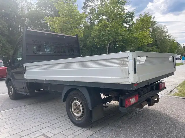 Ford Transit view 3