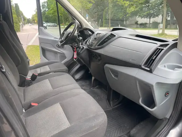 Ford Transit view 12