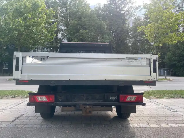 Ford Transit view 4
