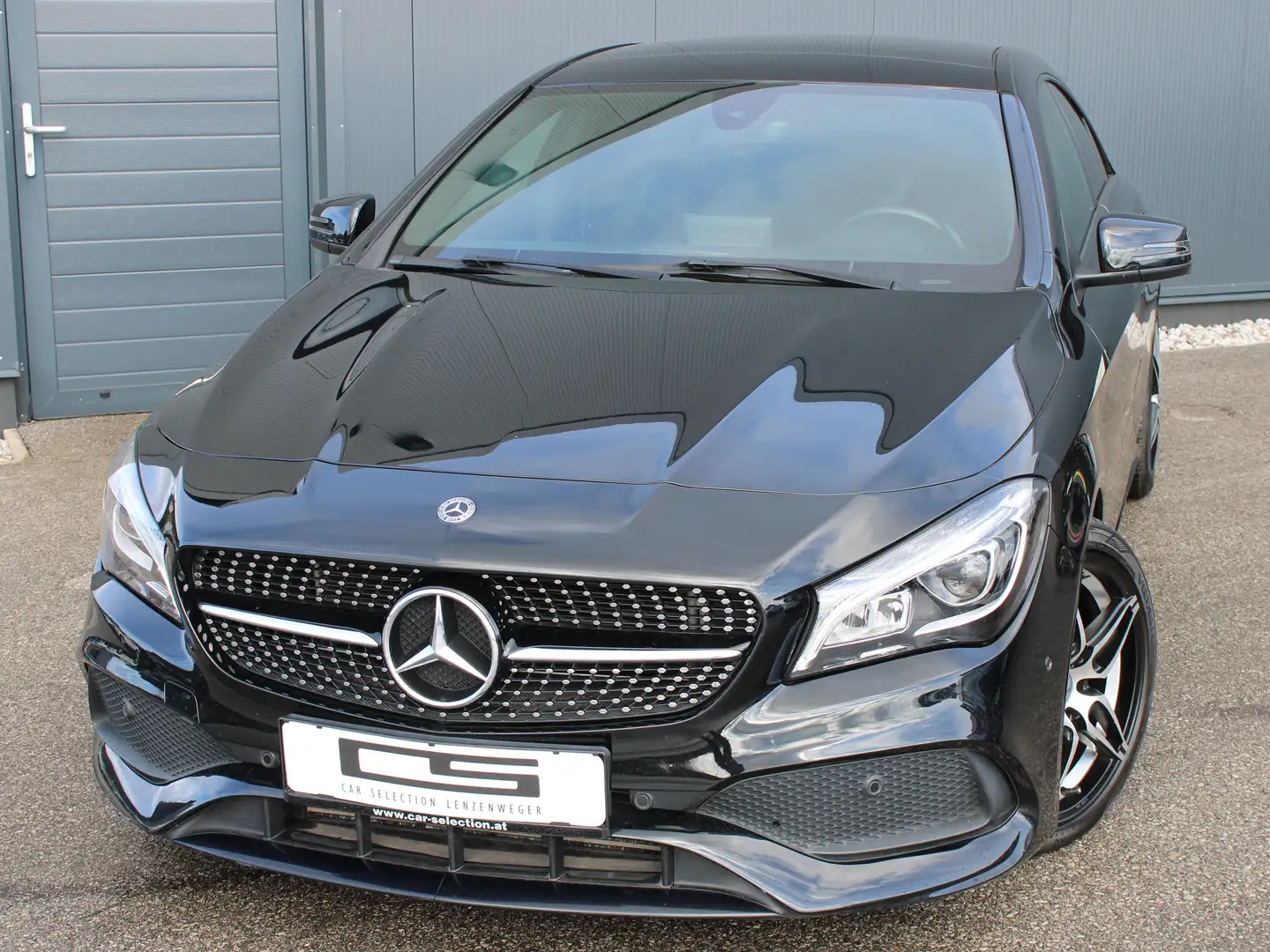 Mercedes-Benz CLA 200 CLA 200 AMG*Night*Panoramadach*LED* Schwarz - 2
