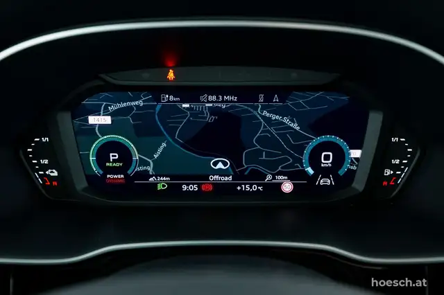 Audi Q3 view 10