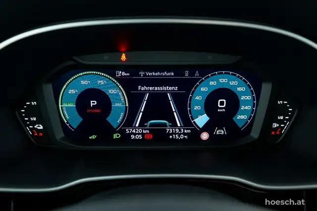 Audi Q3 view 9