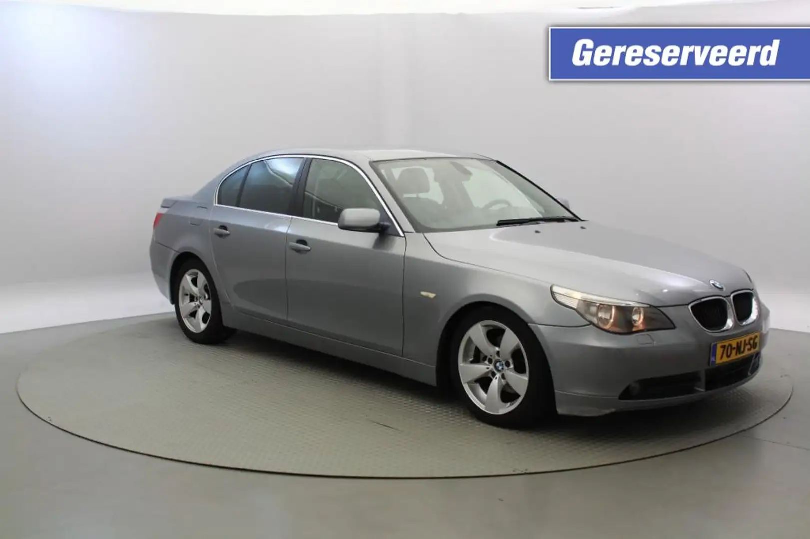 BMW 520 520i Sedan Executive - Leer, Navi, Cruise GERESERV Grau - 1