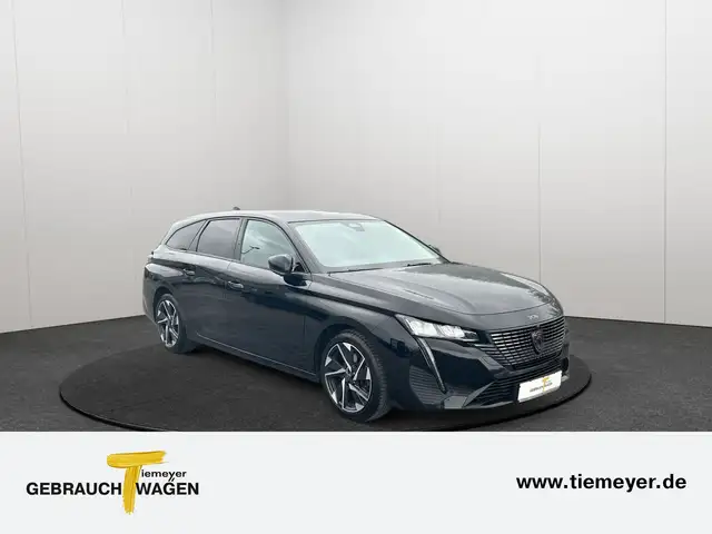 Peugeot 308 SW view 3
