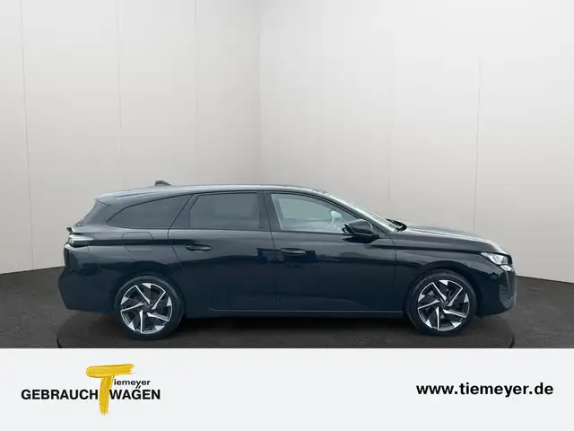Peugeot 308 SW view 4