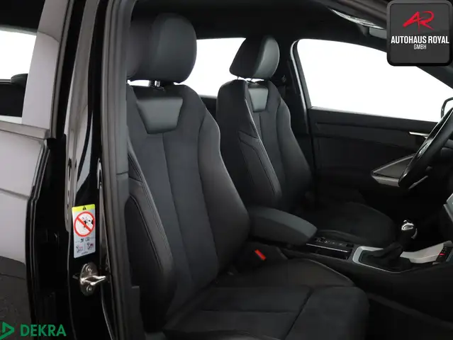 Audi Q3 view 10