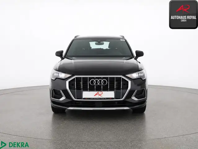 Audi Q3 view 7