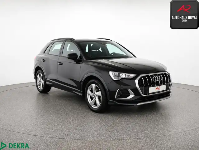 Audi Q3 view 6