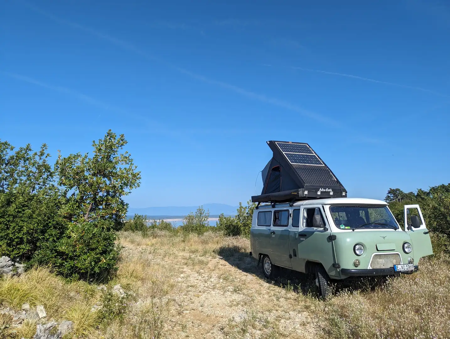 UAZ 2206 Bukhanka Jubileum Edition LPG Green - 1