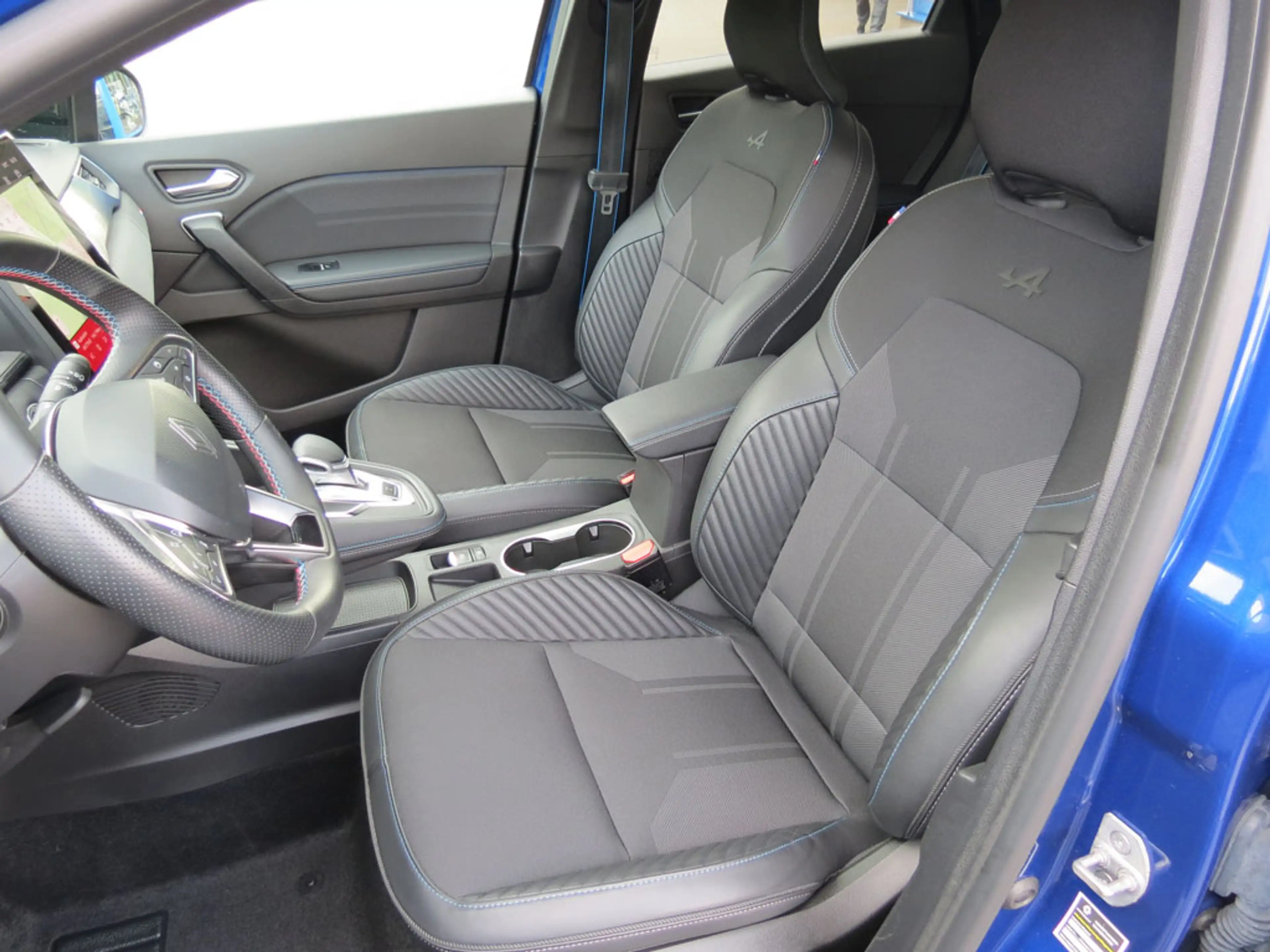 Renault Symbioz E-Tech Full Hybrid 145 Esprit Alpine ACC — photo 8
