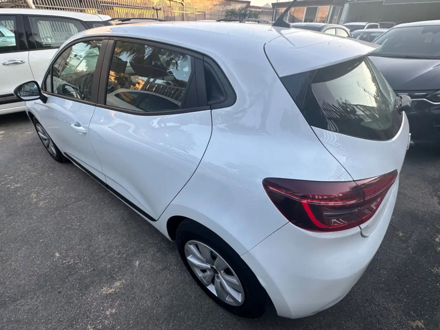Renault Clio Blue dCi 85 CV 5 porte Business Blanc - 2