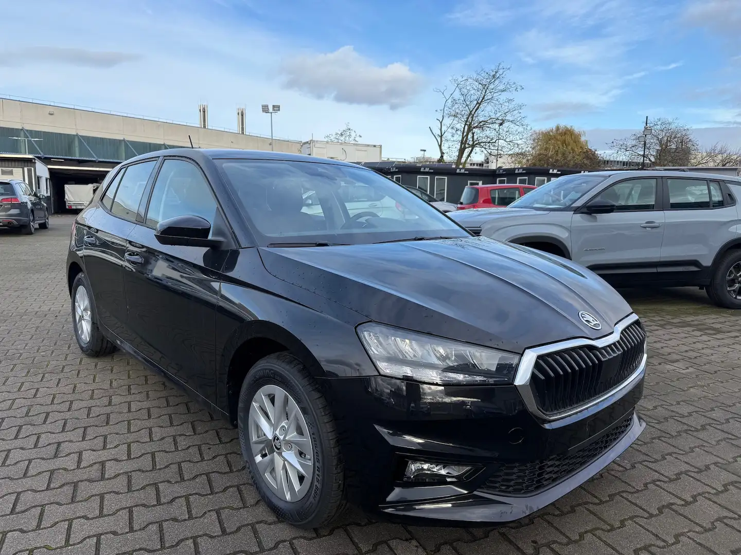 Skoda Fabia 1.0 TSI DSG Selection/Kamera/130Jahre Edition Negro - 1