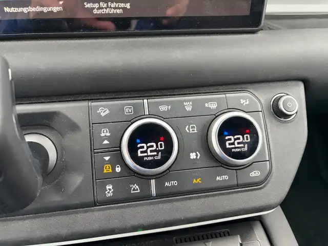 Land Rover Defender 110 P400e Hybrid AWD Luftfederung ACC AHV Garantie Ansicht 15